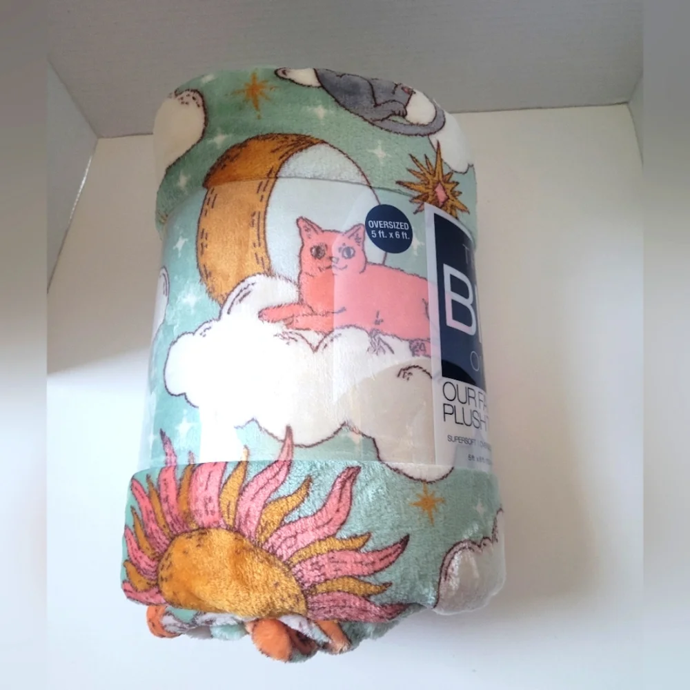Cats and Cosmos Scene Super Soft Oversized Plush Throw Blanket NWT